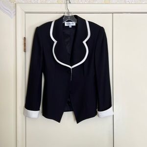Nicole Taylor black w white trim blazer size 6